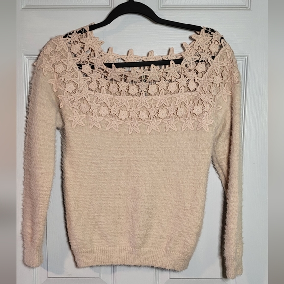 BUNDLE & SAVE • #128 • Eyelash-knit Textured Sweater • Crochet On Neckline - Picture 3 of 8